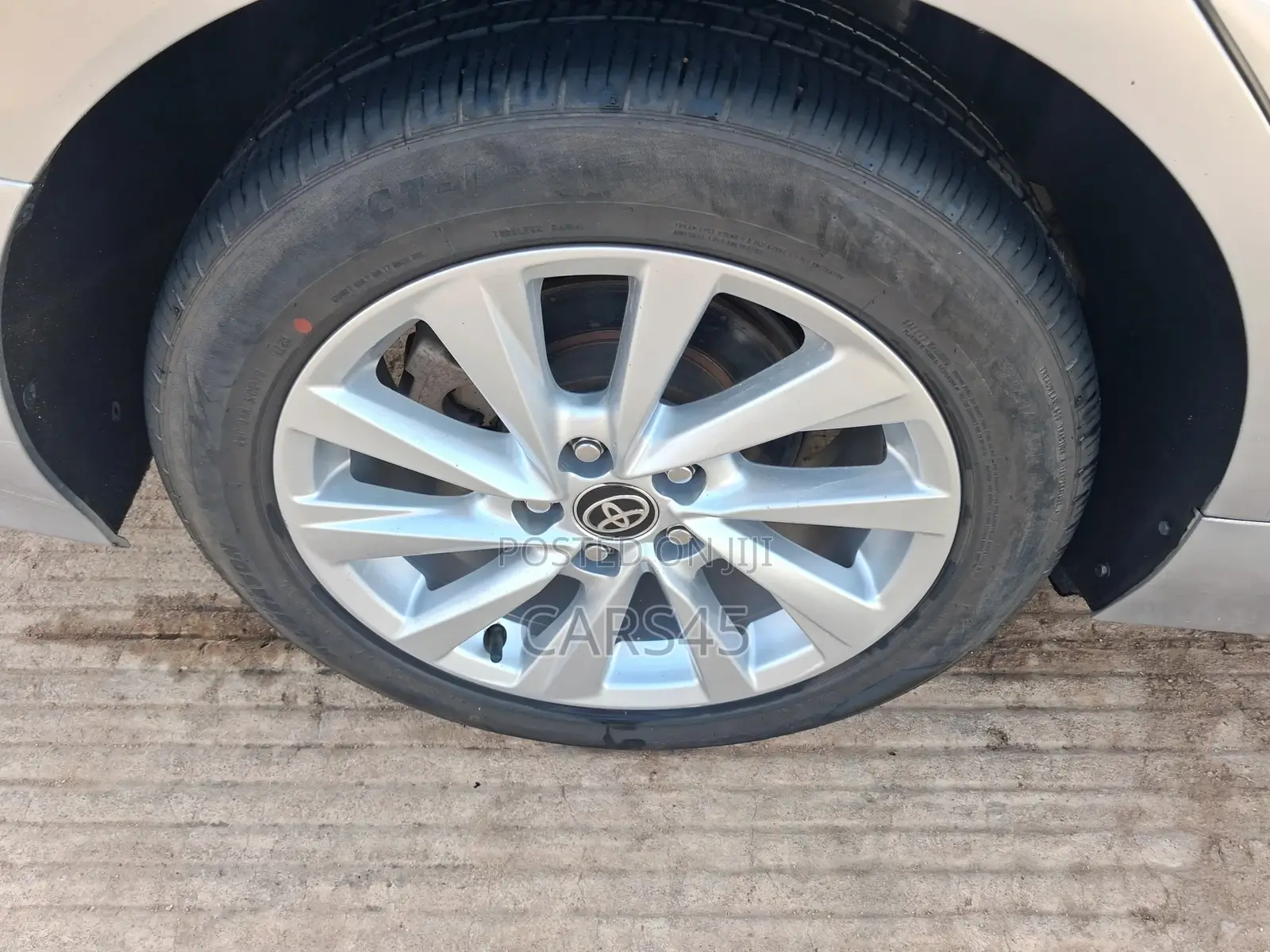 Toyota Camry 2023 Silver