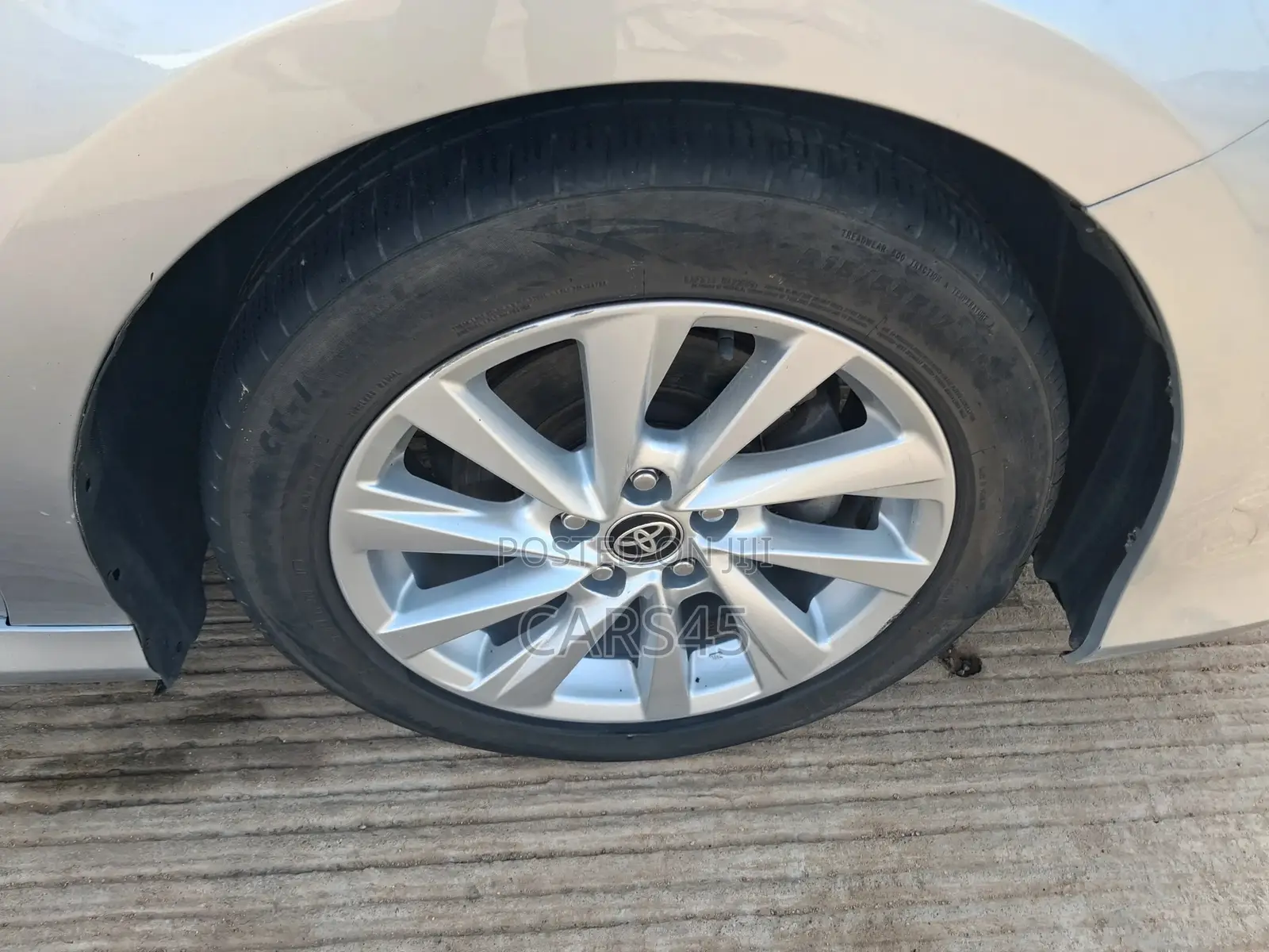Toyota Camry 2023 Silver