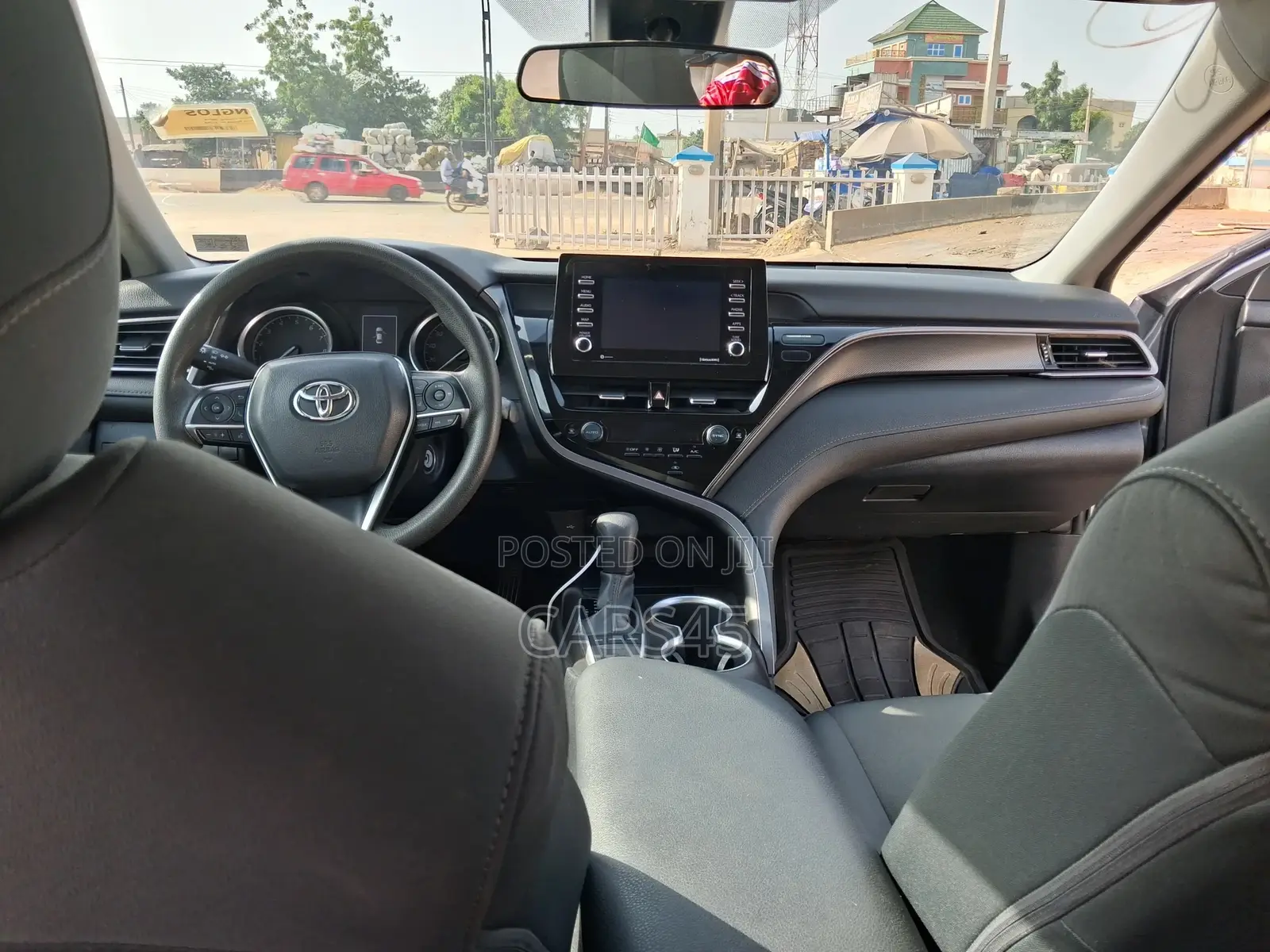 Toyota Camry 2023 Silver