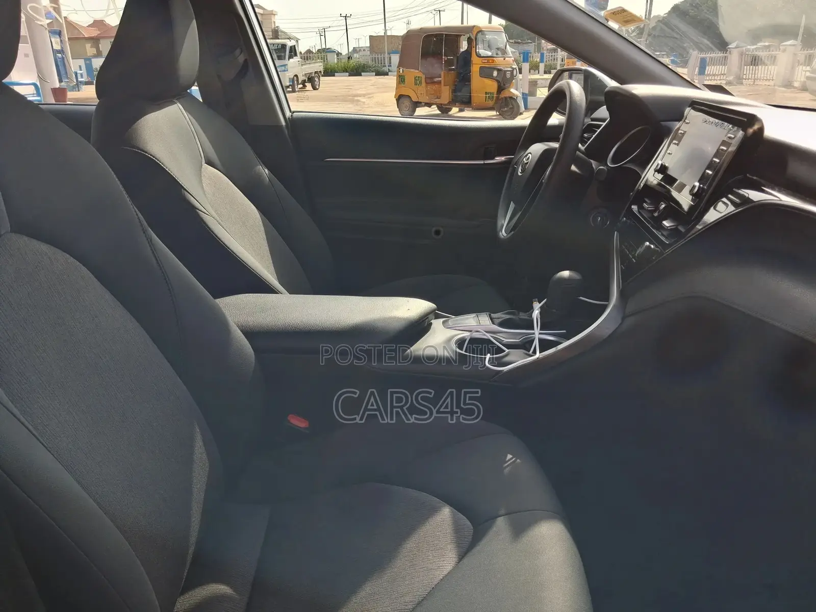 Toyota Camry 2023 Silver