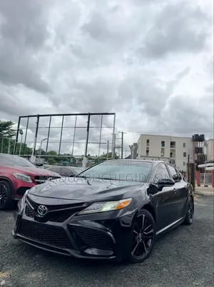 Toyota Camry SE Nightshade FWD 2020 Black