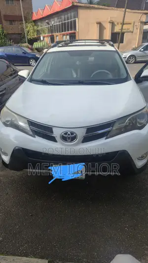 Toyota RAV4 Limited FWD (2.5L 4cyl 6A) 2013 White