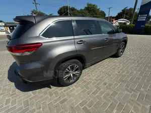Toyota Highlander 2018 Gray
