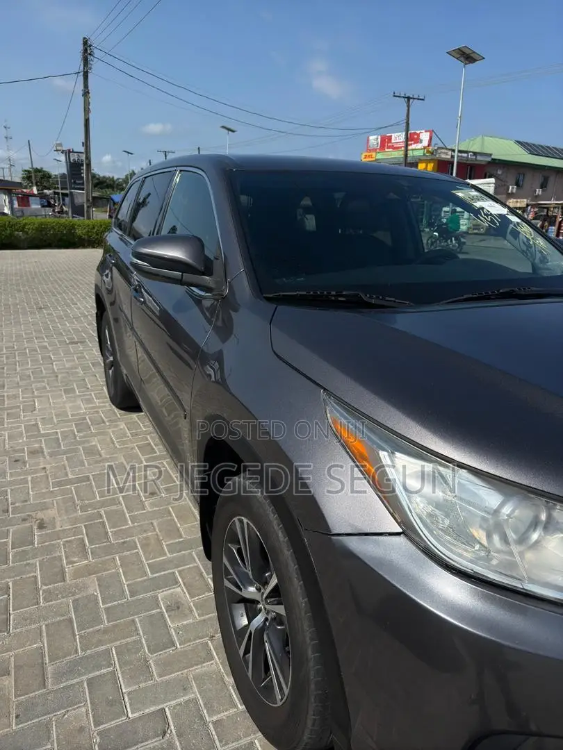 Toyota Highlander 2018 Gray