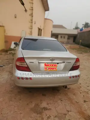 Toyota Camry LE 4dr Sedan (2.4L 4cyl 5M) 2003 Gray