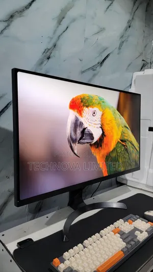 Crossover 32inch 4K UHD IPS Monitor