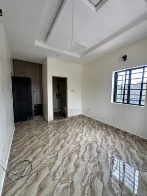 2bdrm Block of Flats in Japhta Favour Estate, Obio-Akpor for rent