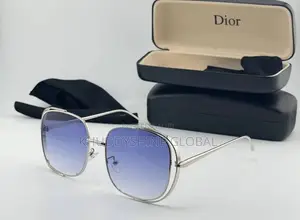 Oversized Square Metal-Framed Sunglasses Featuring Striking