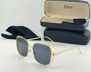 Oversized Square Metal-Framed Sunglasses Featuring Striking