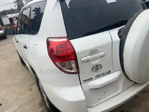 Toyota RAV4 Sport I4 4x4 2006 White