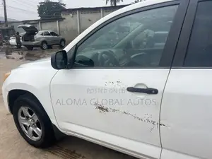 Toyota RAV4 Sport I4 4x4 2006 White