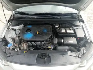 Hyundai Elantra 2018 Silver