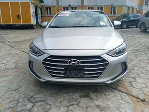 Hyundai Elantra 2018 Silver