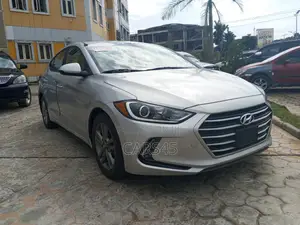 Hyundai Elantra 2018 Silver