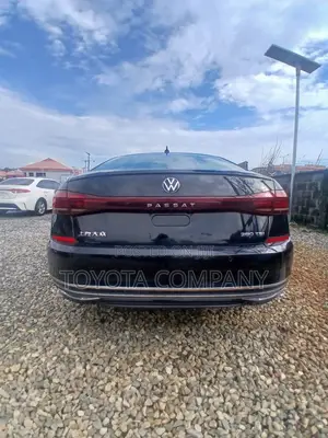 Volkswagen Passat 2022 Black