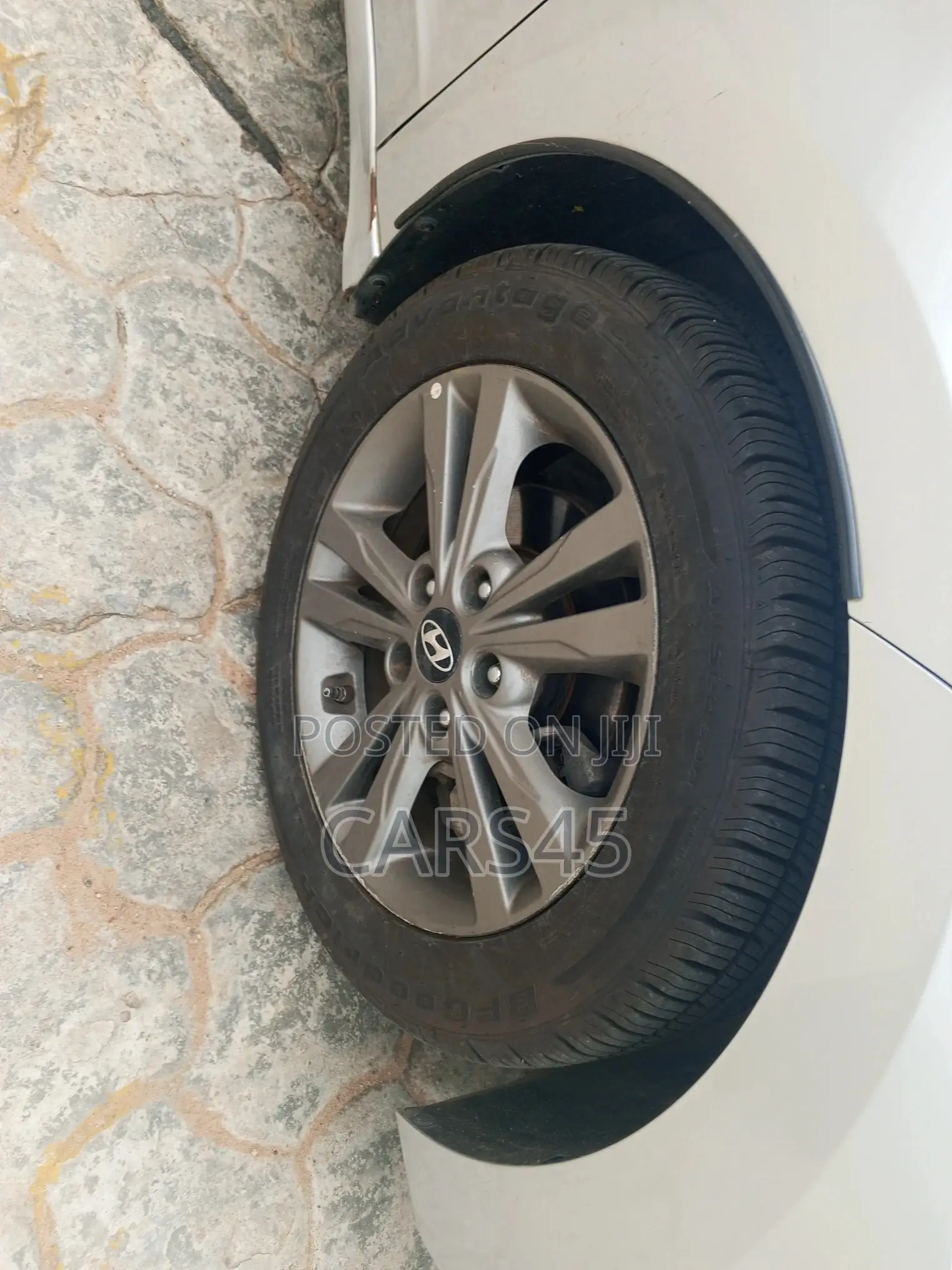 Hyundai Elantra 2018 Silver