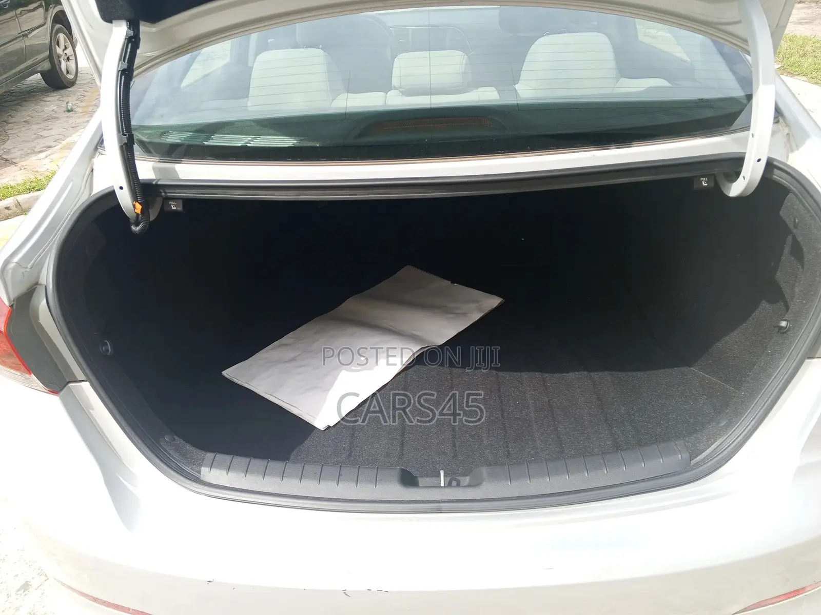 Hyundai Elantra 2018 Silver