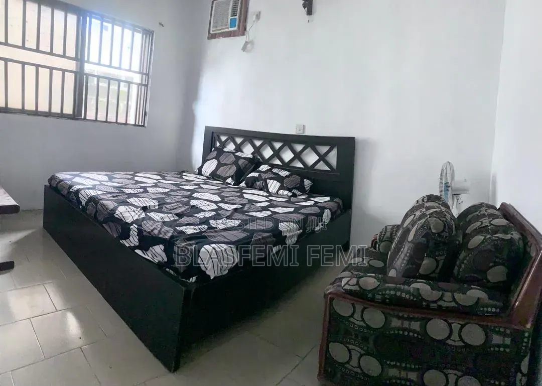 One  Bedroom in-House