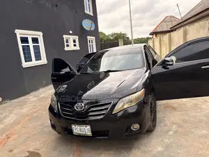 Toyota Camry XLE 4dr Sedan (2.5L 4cyl 6AM) 2010 Black