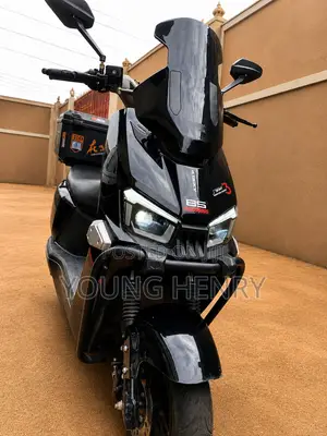 New Yadea M6 2025 Black