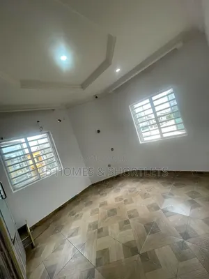 3bdrm Apartment in Oke Ira / Ajah for rent