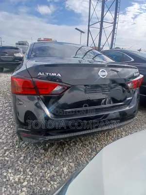 Nissan Altima 2021 Black