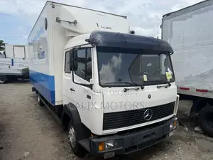 Foreign Used Mercedes Benz 814 Truck With 20feets Container Body.