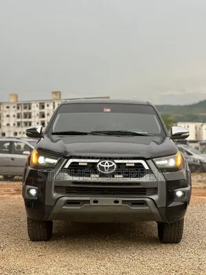 Toyota Hilux 2016 Black