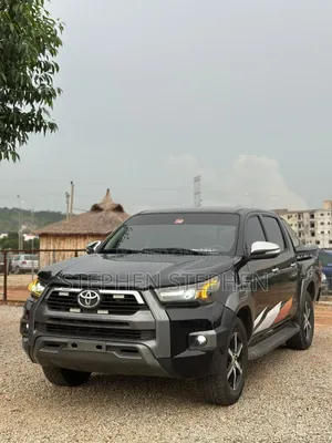 Toyota Hilux 2016 Black