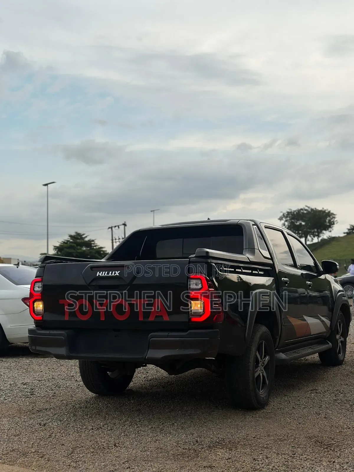 Toyota Hilux 2016 Black