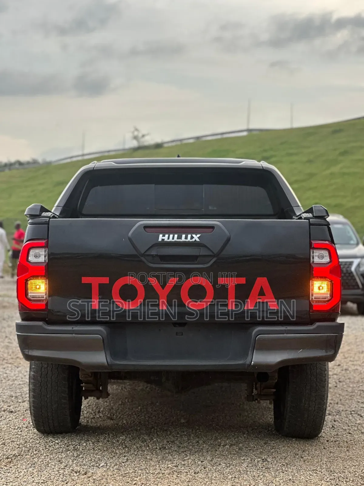 Toyota Hilux 2016 Black