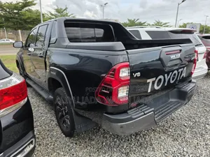 Toyota Hilux 2023 Black
