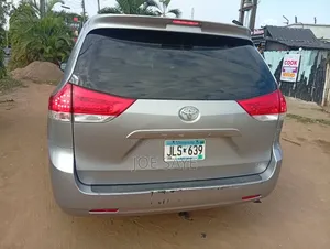 Toyota Sienna LE 8 Passenger 2012 Silver