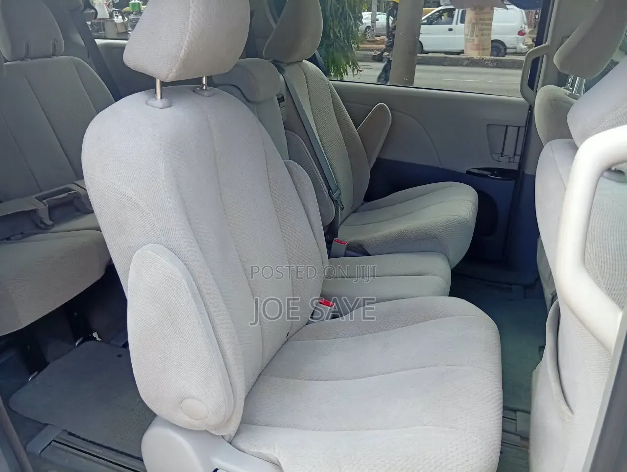 Toyota Sienna LE 8 Passenger 2012 Silver