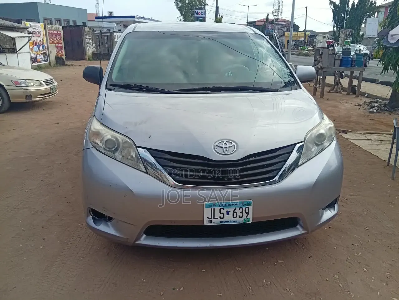 Toyota Sienna LE 8 Passenger 2012 Silver