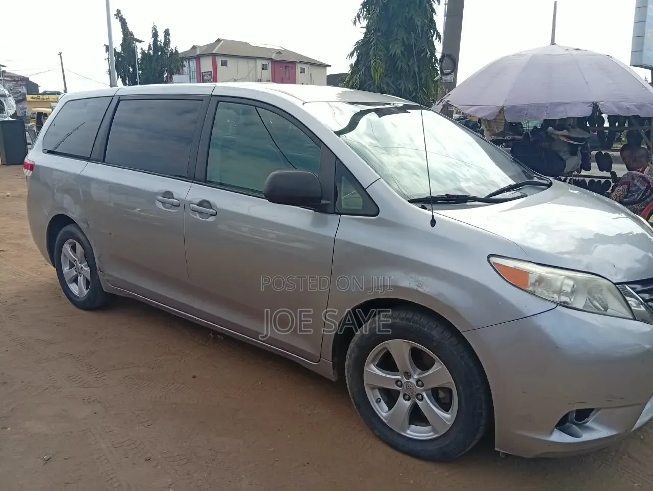 Toyota Sienna LE 8 Passenger 2012 Silver