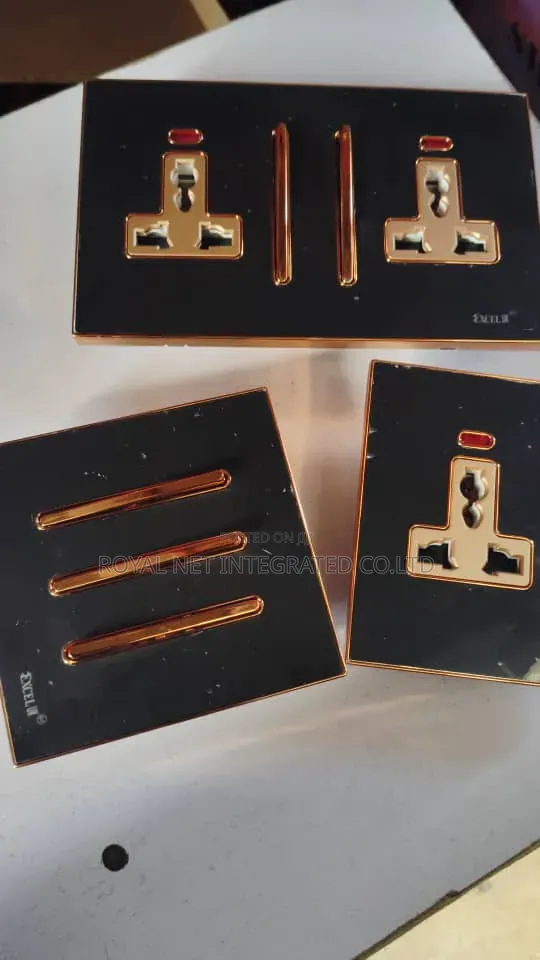 Double Ups Socket