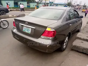 Toyota Camry 2005 Gray