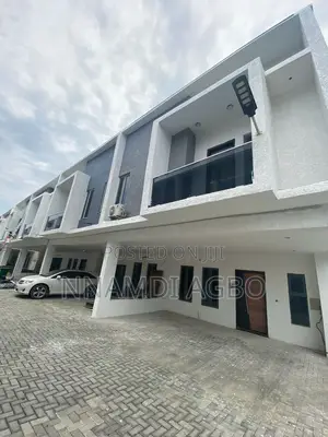 4bdrm Duplex in Lafiaji for rent