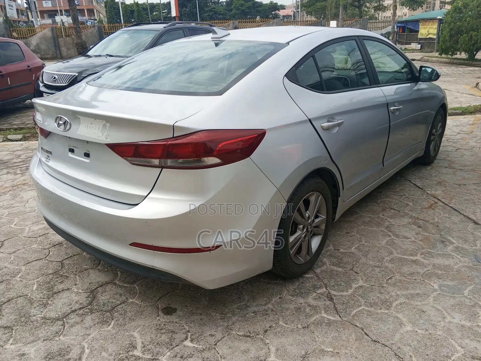 Hyundai Elantra 2018 Silver
