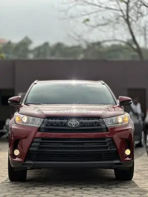 Toyota Highlander SE 4x4 V6 (3.5L 6cyl 8A) 2018 Burgundy