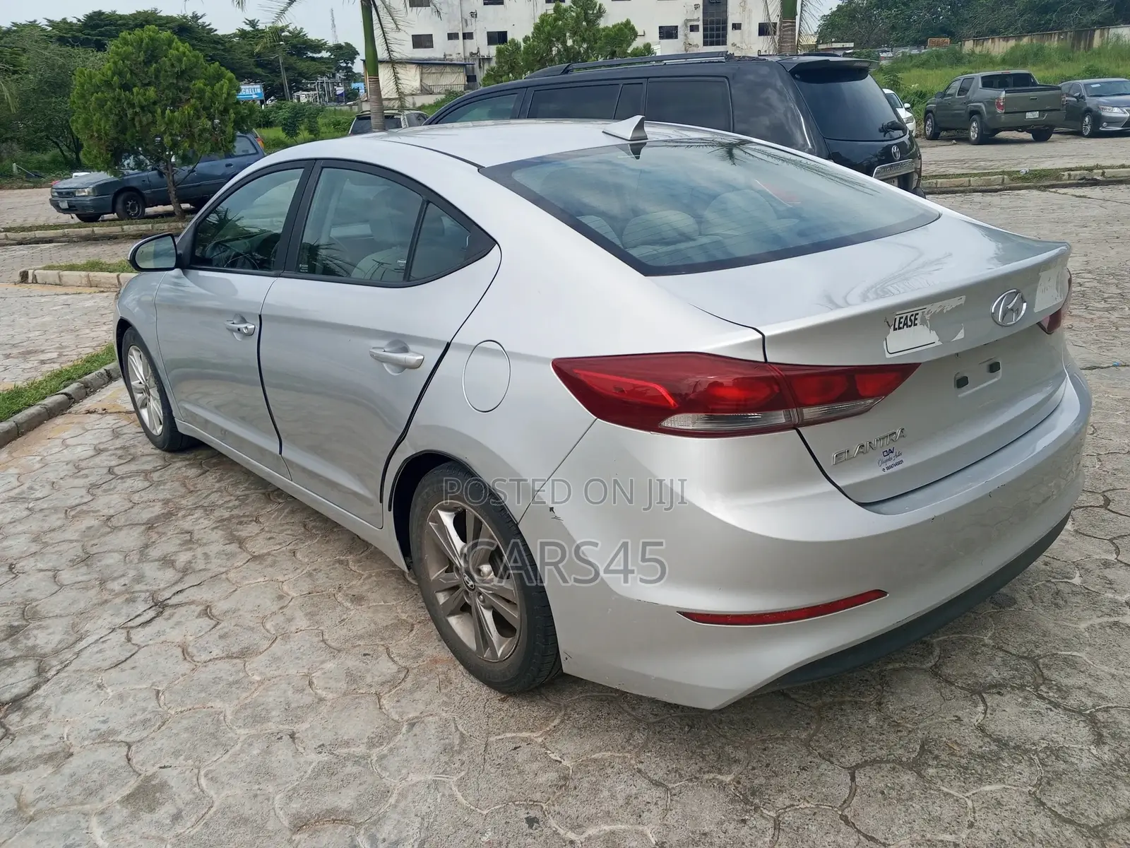 Hyundai Elantra 2018 Silver