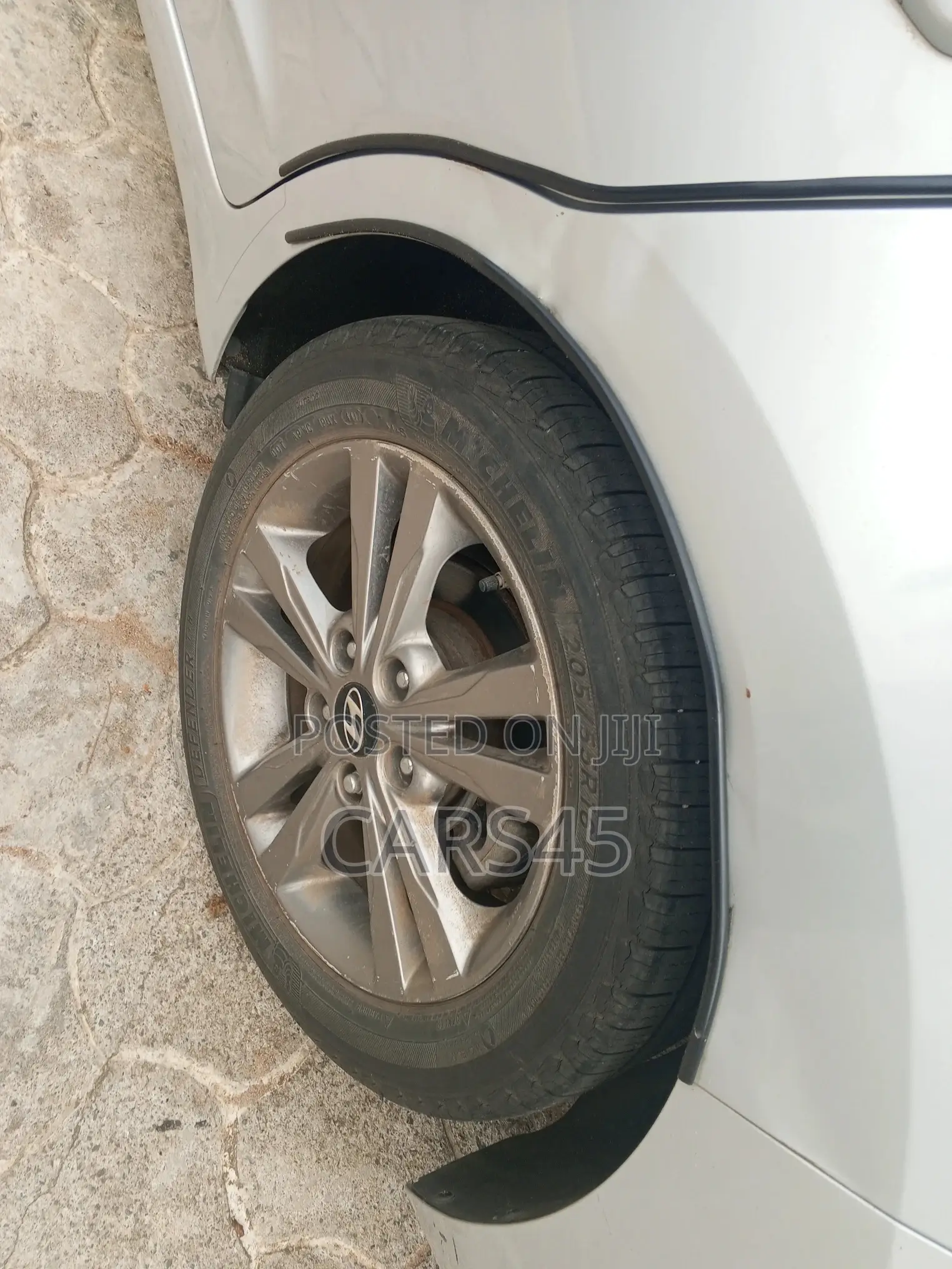 Hyundai Elantra 2018 Silver
