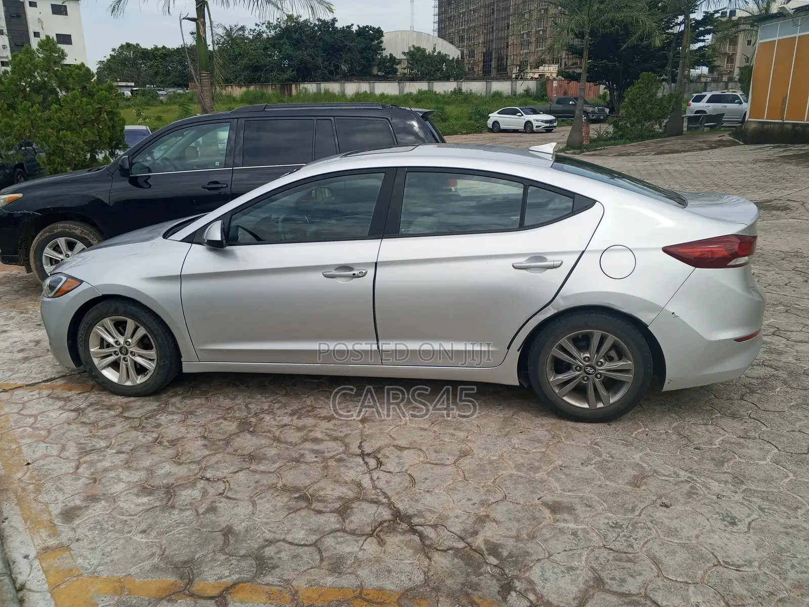 Hyundai Elantra 2018 Silver