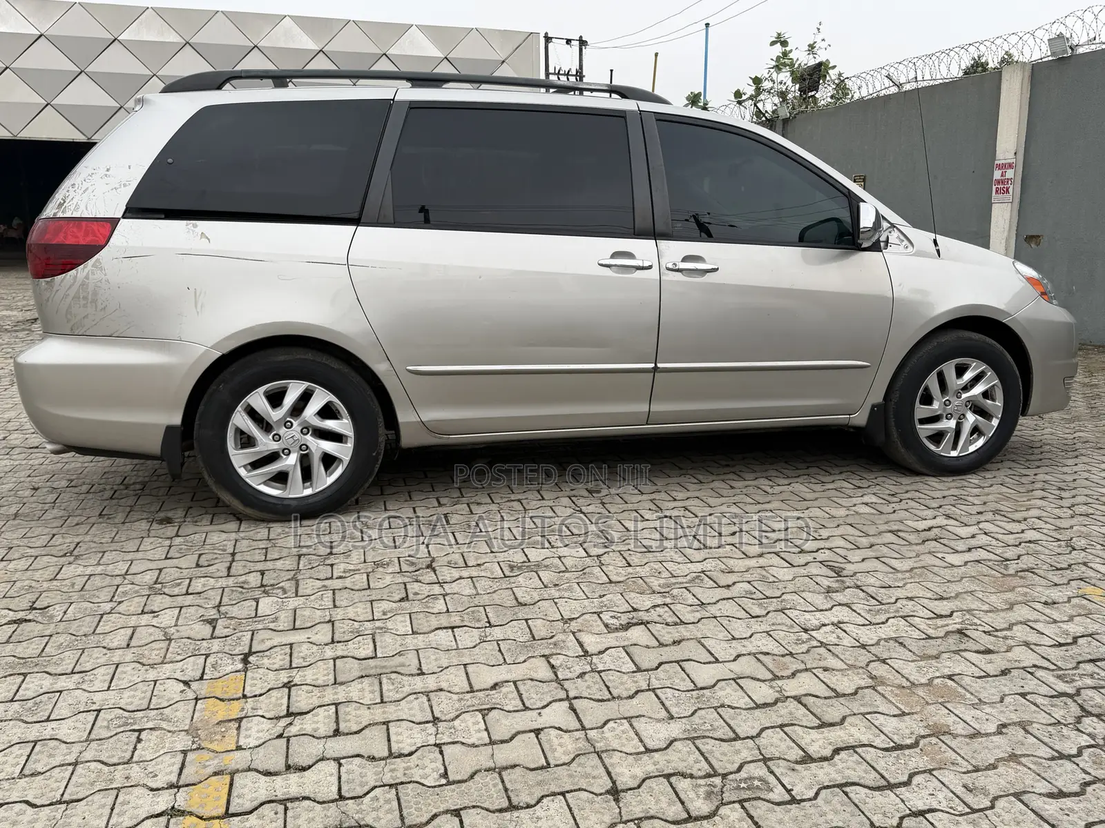 Toyota Sienna 2005 Silver
