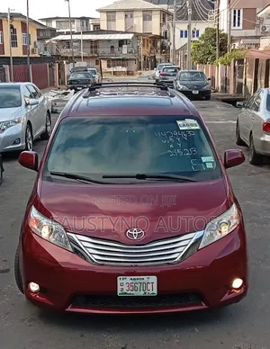 Toyota Sienna XLE 7 Passenger Mobility 2012 Red