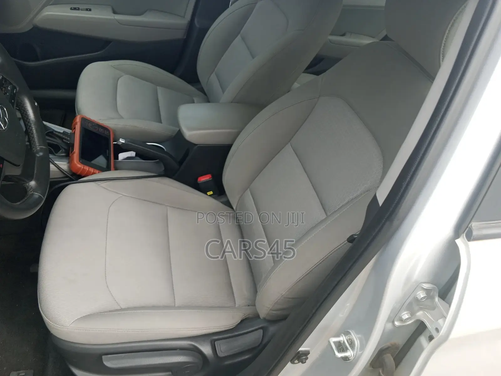 Hyundai Elantra 2018 Silver