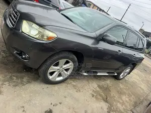 Toyota Highlander 2010 Gray