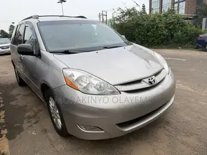 Toyota Sienna XLE Limited 2008 Gold