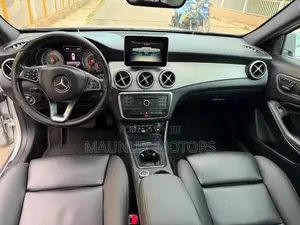 Mercedes-Benz GLA 250 2017 Gray